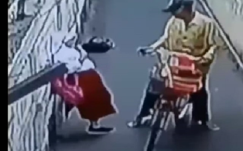 Viral Pedagang Keliling Lecehkan Anak SD di Jaktim Terekam CCTV