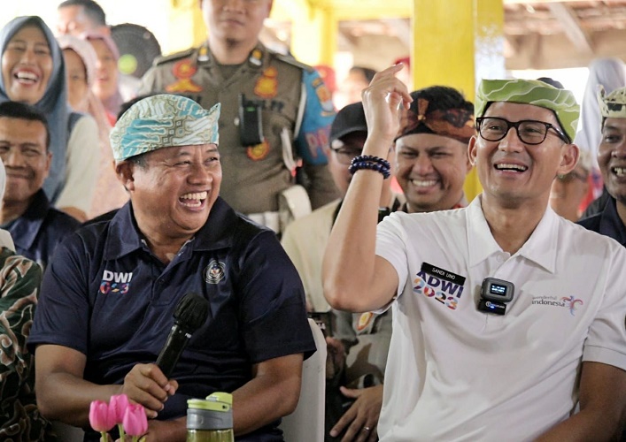 Kunjungi Wisata Religi di Cirebon, Begini Momen Menparekraf dan Wagub Jabar