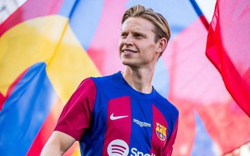 Ogah Pindah, Frenkie De Jong Ingin Habiskan Karier di Barcelona
