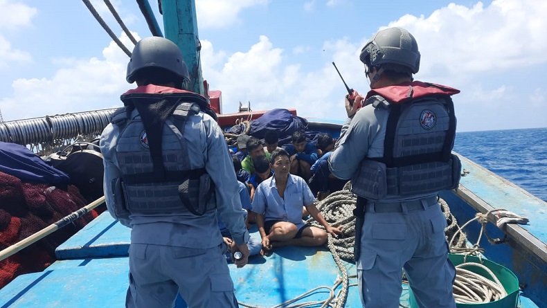 Bakamla Tangkap Kapal Vietnam Curi 5 Ton Ikan di Laut Natuna Utara, 12 ABK Diamankan