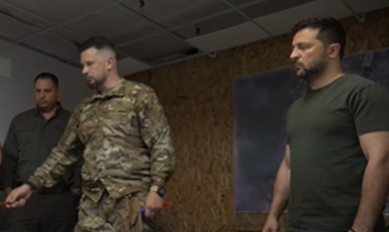 Wah, Zelensky Kunjungi Tokoh Neo-Nazi di Garis Depan Pertempuran Donetsk