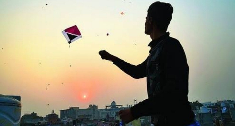 Kemeriahan HUT RI, Mengenal Permainan Tradisional Layangan Aduan yang Populer hingga Kini 