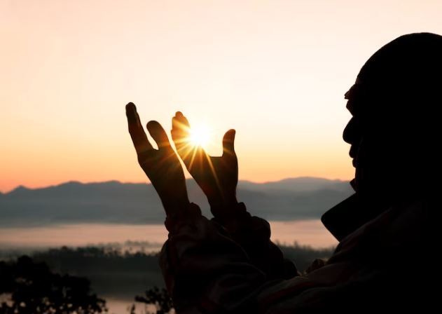 Bacaan Doa Untuk Kedua Orang Tua Arab, Latin, dan Artinya, Dapat Dibaca Setelah Sholat Fardhu Lima Waktu