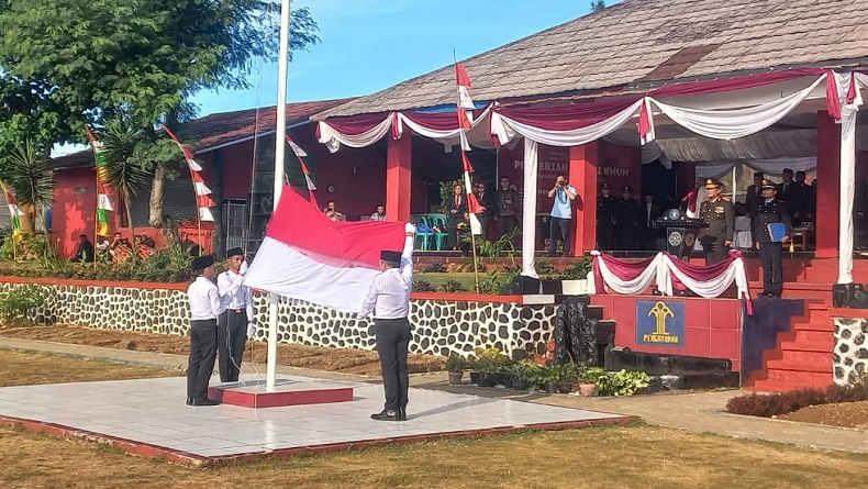 Bikin Haru, 2 Narapidana Terorisme Kibarkan Merah Putih di Lapas Warungkiara Sukabumi