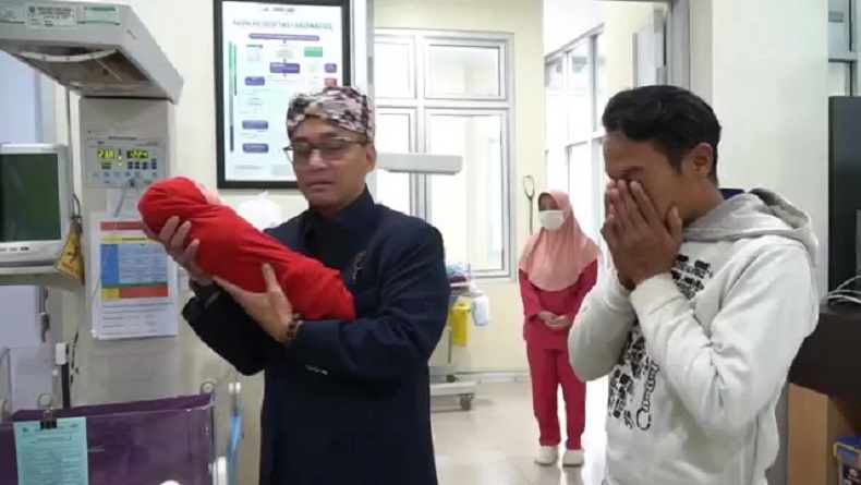 Bayi Laki-laki Lahir di Tasikmalaya pada 17 Agustus, Dinamai Muhammad Akbar 