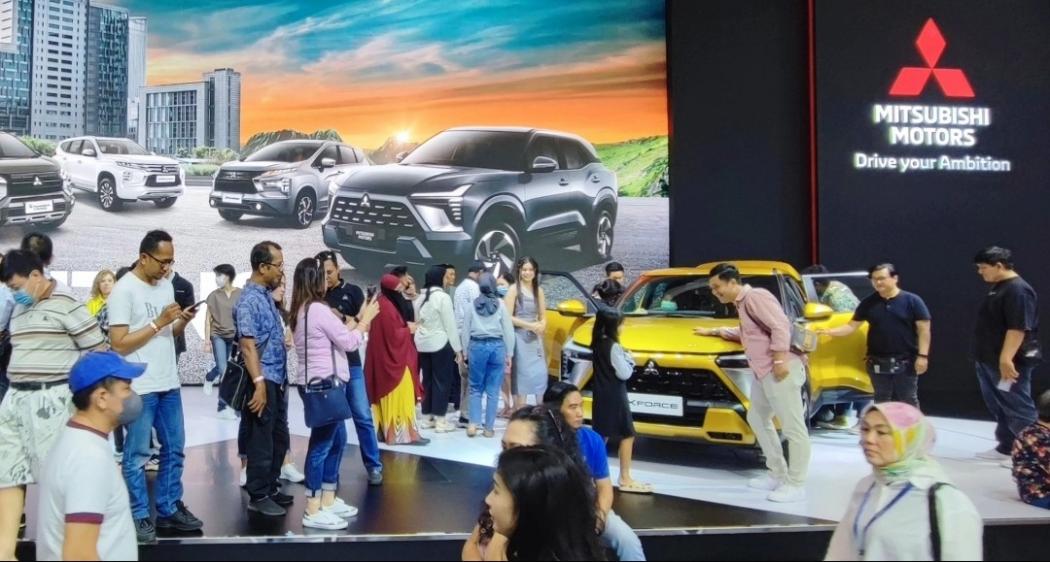 Jadi Magnet di GIIAS 2023, Pengunjung Antre Test Drive Mitsubishi X-Force 