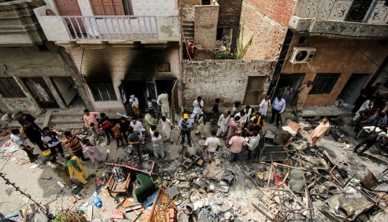 Tempat Ibadah dan Puluhan Rumah di Pakistan Dibakar terkait Pelecehan Alquran