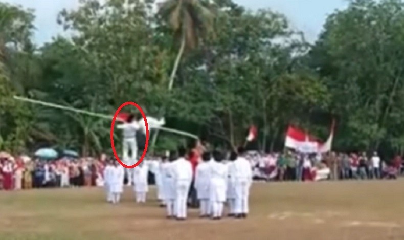 Viral Pelatih Paskibra di Lampung Jatuh dari Tiang Bendera Langsung Dievakuasi ke Puskesmas