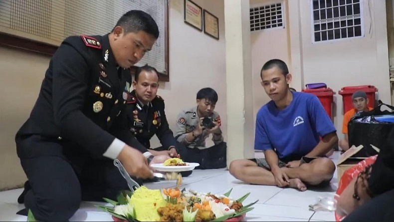 Kapolres Sukabumi Rayakan HUT Ke-78 Kemerdekaan RI Bersama Tahanan