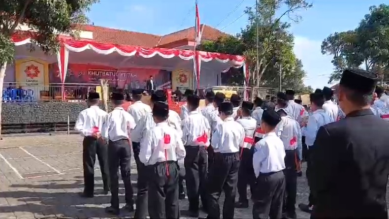 Audio Tausiah Kebangsaan Ustaz Yusuf Mansur Berkumandang saat HUT ke-78 RI, Santri Pekikkan Merdeka!
