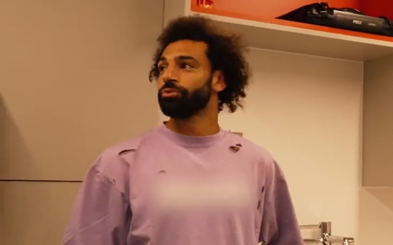 Mo Salah Pakai Baju Compang-camping saat Sambut Wataru Endo, tapi Harganya Bikin Melongo