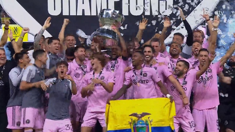 Sejarah! Lionel Messi Pesepak Bola dengan Trofi Terbanyak di Muka Bumi