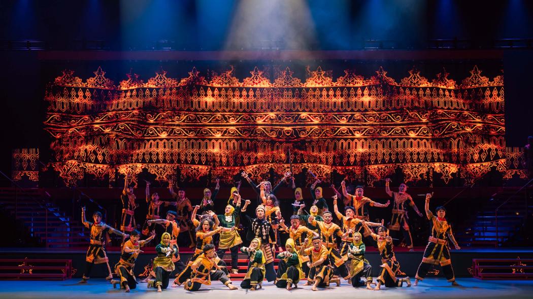 Bangga Budaya dan Sejarah Indonesia, 300 Seniman Sukses Pentaskan Pagelaran Sabang Merauke 