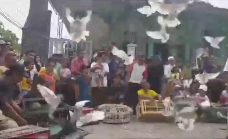 Tradisi Tota'an, Warga Bondowoso Lepas 2.023 Ekor Merpati dan Perkutut, Ini Maknanya 