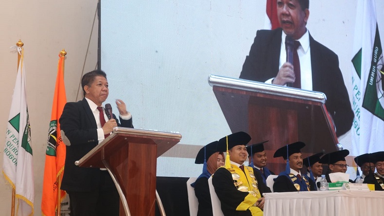 Effendy Gozali Dorong Wisudawan Institut Ummul Quro Al-Islami Bogor Perkuat Networking