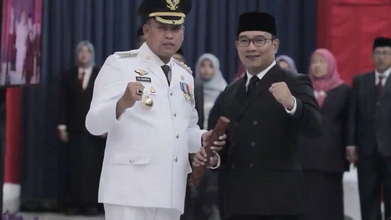 Ridwan Kamil Lantik Tri Adhianto sebagai Wali Kota Bekasi, Titip Kondusivitas Pemilu 2024
