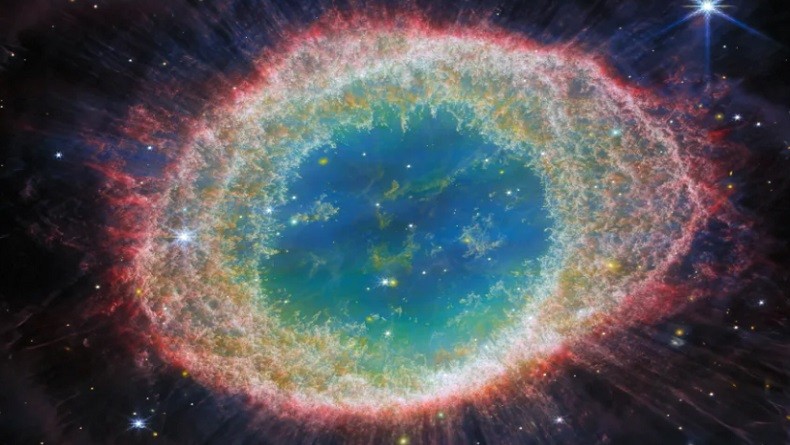 Begini Penampakan Ring Nebula yang Letaknya Ribuan Tahun Cahaya dari Bumi 
