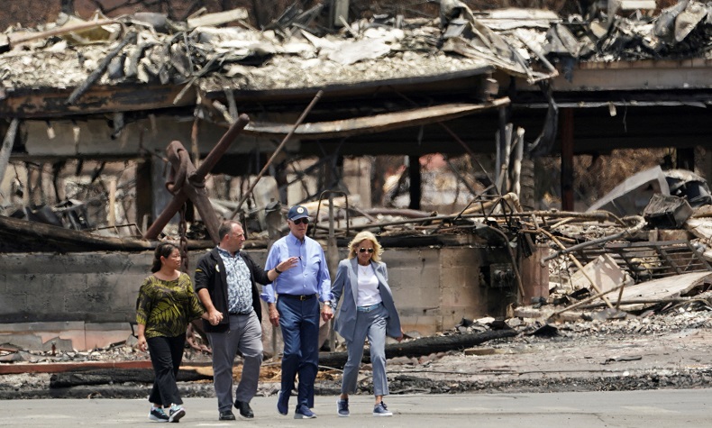 Presiden AS Joe Biden Kunjungi Korban Kebakaran Hutan di Hawaii