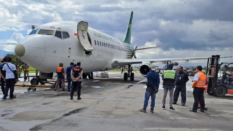 Pesawat Kargo Jayawijaya Mendarat Darurat di Bandara Wamena