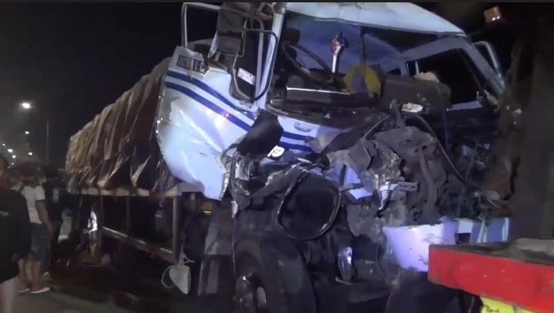  Kecelakaan Truk Tronton Tabrak 3 Kendaraan di Brebes, 1 Orang Tewas 4 Luka-luka