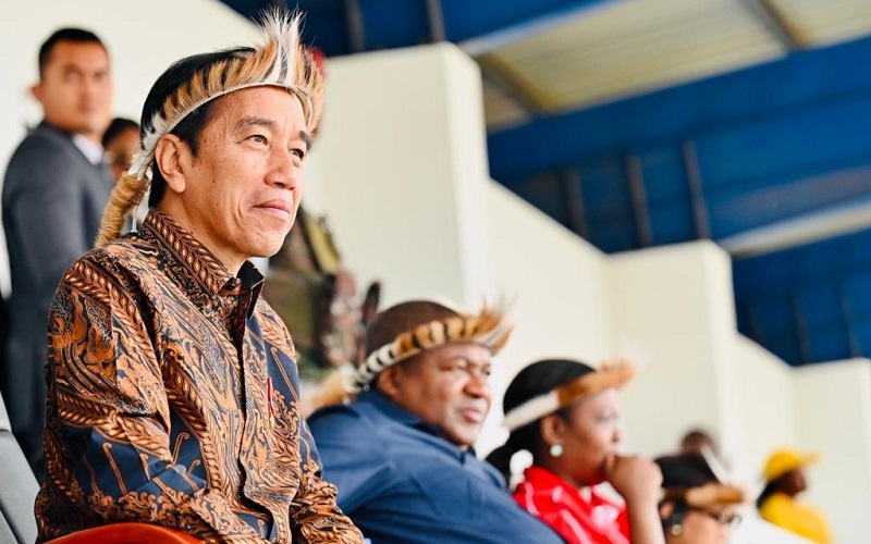 Presiden Jokowi Kunjungi Festival Budaya Nasional Mozambik, Pakai Ikat Kepala Tradisional Afrika