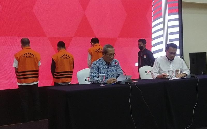 KPK Tetapkan 6 Tersangka Korupsi Bansos Kemensos, 3 Langsung Ditahan