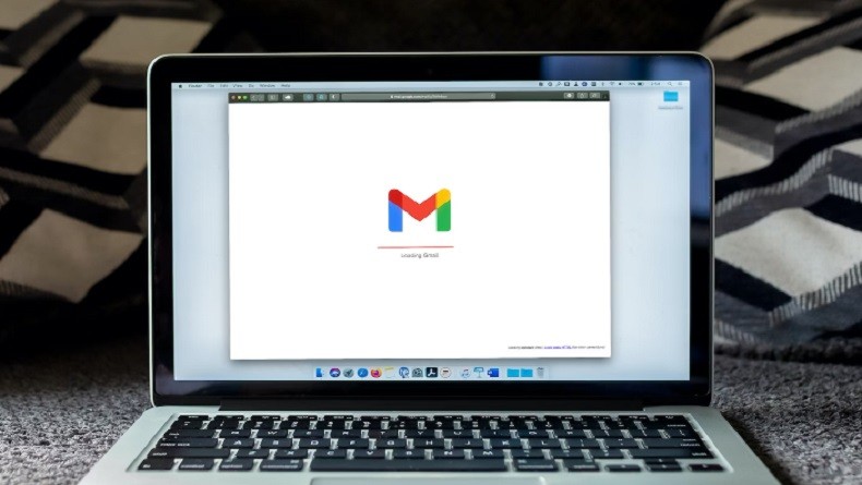 Pengguna Gmail Segera Bisa Balas Email Pakai Reaksi Emoji, Kode Terlihat di Aplikasi iOS