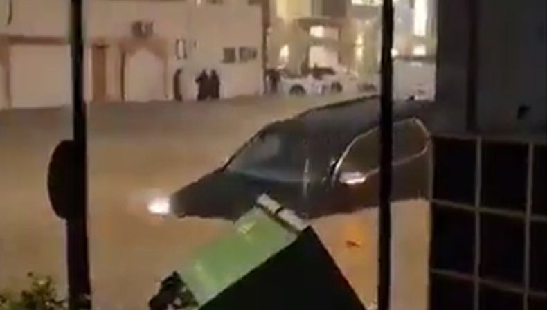 Kisah Mengerikan Badai Petir di Makkah, Warga: Saya Hanya Dengarkan Alquran