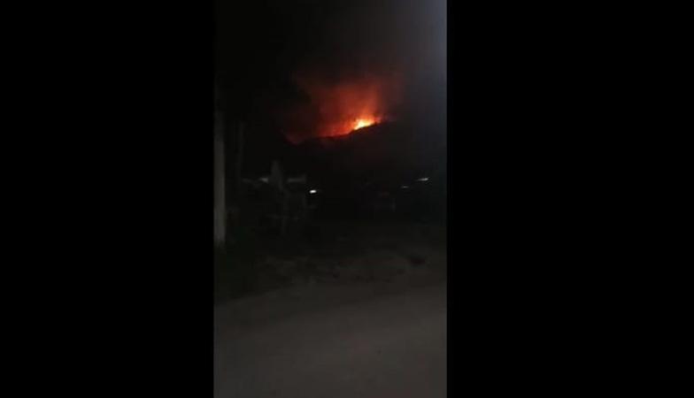 Kebakaran Lahan Dekat Permukiman di Kebumen, Warga Panik Berhamburan Keluar Rumah