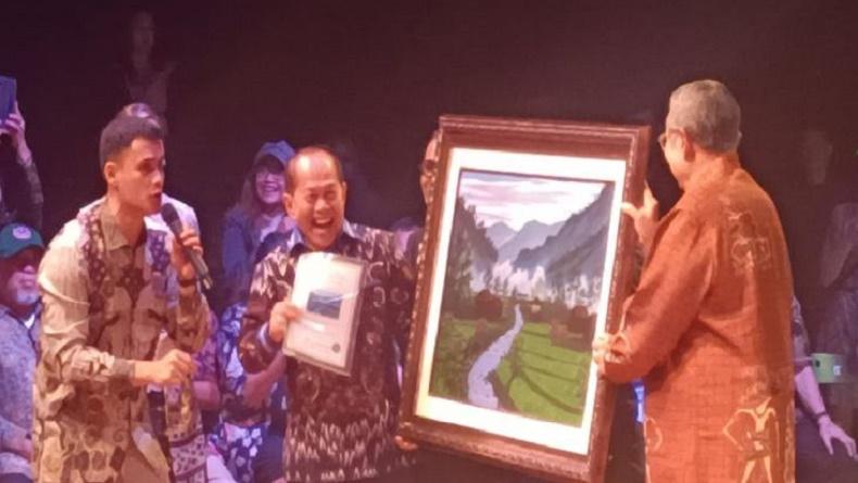 Lukisan SBY Kabut Pagi di Dusun Sunyi Dilelang, Laku Terjual Setengah Miliar Lebih