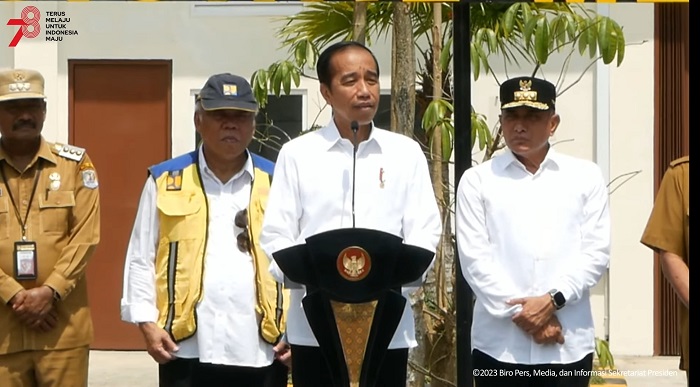 Resmikan Sistem Pengelolaan Air Minum Senilai Rp938 M, Jokowi Cerita Pentingnya Air Bersih saat Kunker di Afrika