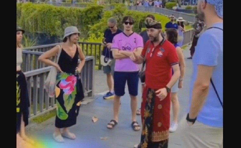 Bule Italia Viral Jadi Pemandu Wisata di Tanah Lot Bali, Ini Faktanya