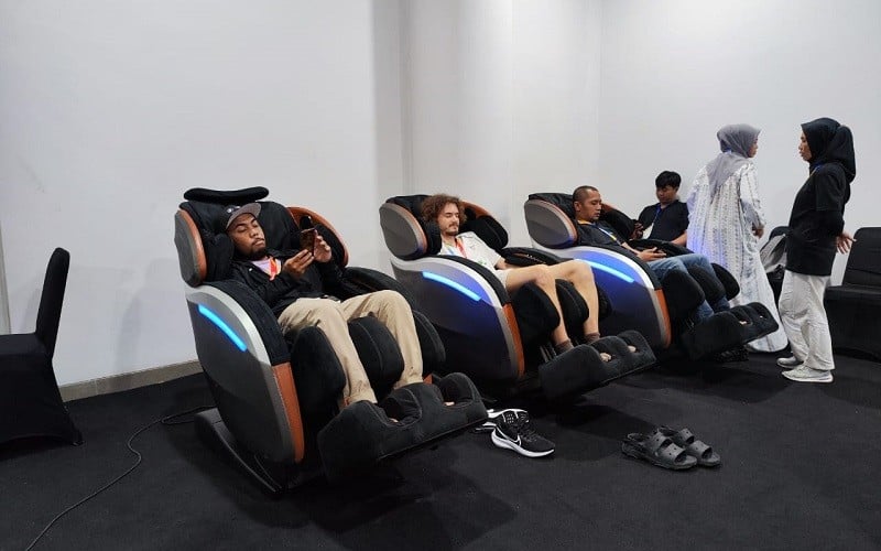 Fasilitas Pijat di Indonesia Arena Manjakan Wartawan, Jurnalis Asing: Sempurna!