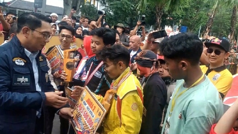 Hadir di Festival Kereta Peti Sabun, Ridwan Kamil Puji Kreativitas Warga Bandung