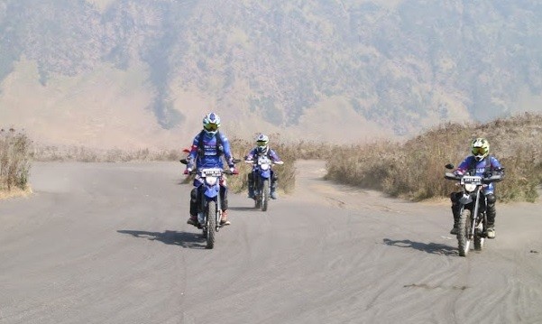 Gak Sembarangan, Ini Cara Berkendara Offroad di Trek Berpasir