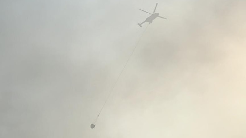BNPB Ratusan Kali Waterbombing TPA Sarimukti, Siramkan 892.000 Liter Air