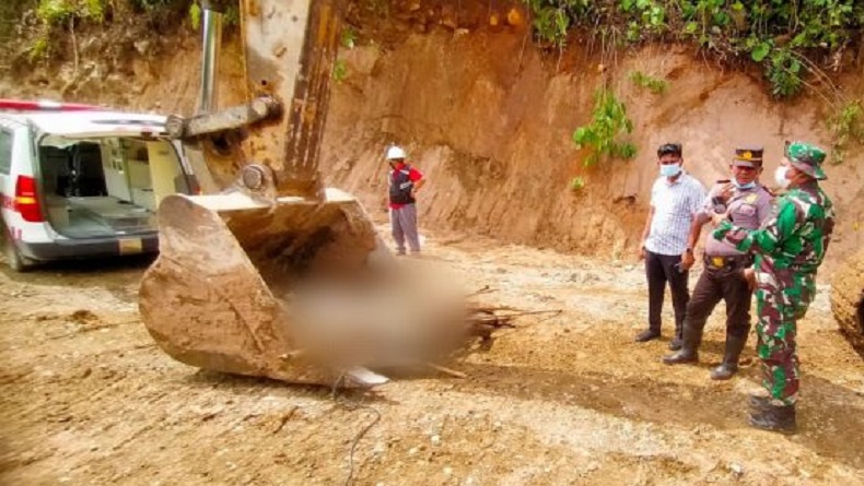 Tapsel Gempar, Mayat Perempuan Tanpa Identitas Ditemukan Mengapung Bareng Potongan Kayu