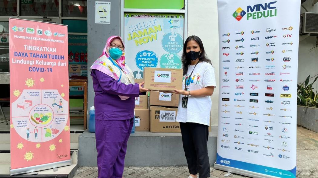 MNC Peduli Salurkan Bantuan Alat Pelindung Diri ke Puskesmas Kelurahan Kebon Sirih