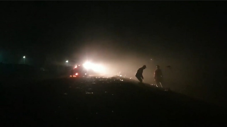 Upaya Pemadaman Dilakukan Siang Malam, TPA Sarimukti Masih Terbakar