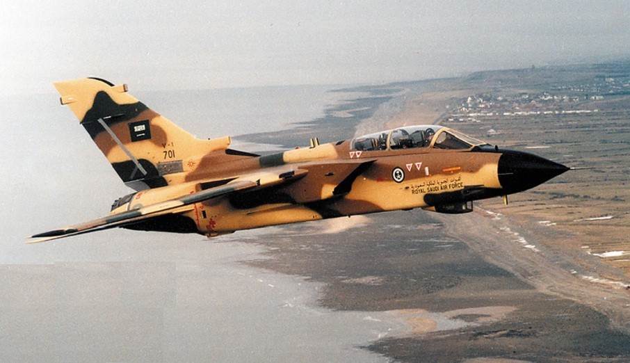 Pesawat Tempur Arab Saudi Jatuh dekat Kota Dhahran, Begini Nasib Pilot