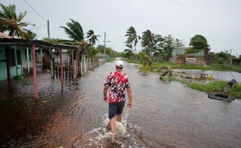 Badai Idalia Hantam AS, 850 Penerbangan Dibatalkan