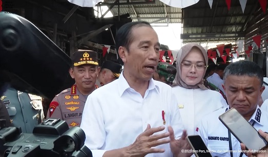 Jokowi Mengaku Senang Banyak Toko Baru di Sulteng: Ekonomi Bagus, Tumbuh 13 Persen