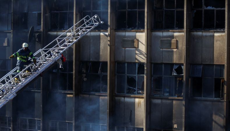 Gedung Terbakar di Afsel Tewaskan 73 Orang, Ini Penyebab Banyaknya Korban