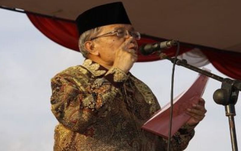 Biografi Taufik Ismail, Sastrawan dan Penyair Legendaris Indonesia