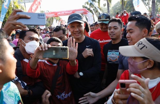 Ketika Ribuan Warga Klaten Ramai-Ramai Pakai Kaus Thanks to Pak Ganjar