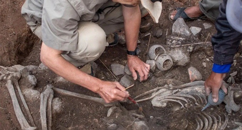 Merinding, Ditemukan Kuburan Dukun Sakti Usia 3.000 Tahun, Lengkap dengan Kerangka dan Sesaji