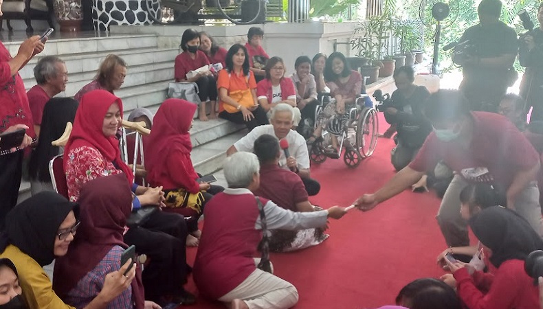 Momen Ganjar Pranowo Dengarkan Aspirasi dari Anak-Anak Difabel