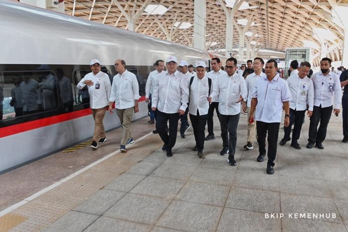 Pulang dari India, Jokowi Akan Jajal Kereta Cepat Jakarta-Bandung