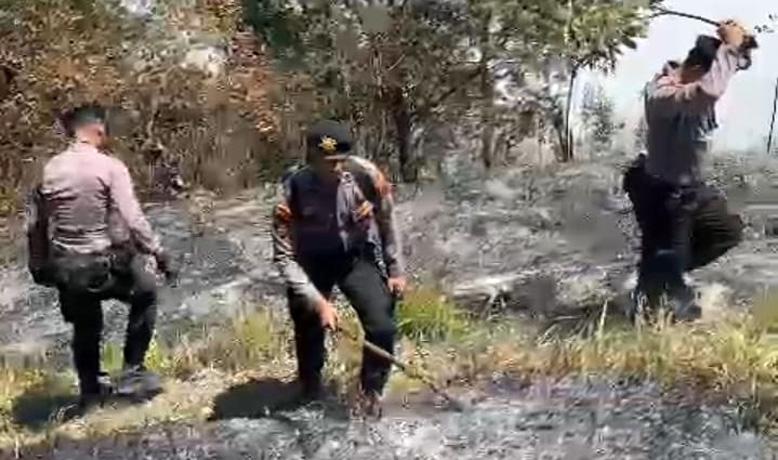  Ribuan Personel Gabungan Dikerahkan Atasi Kebakaran di Lereng Gunung Sumbing