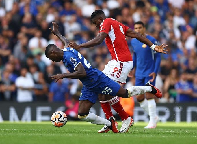Viral Blunder Moises Caicedo Bikin Chelsea Kebobolan Vs Nottingham, Netizen: Itu Pemain Apa Singkong?